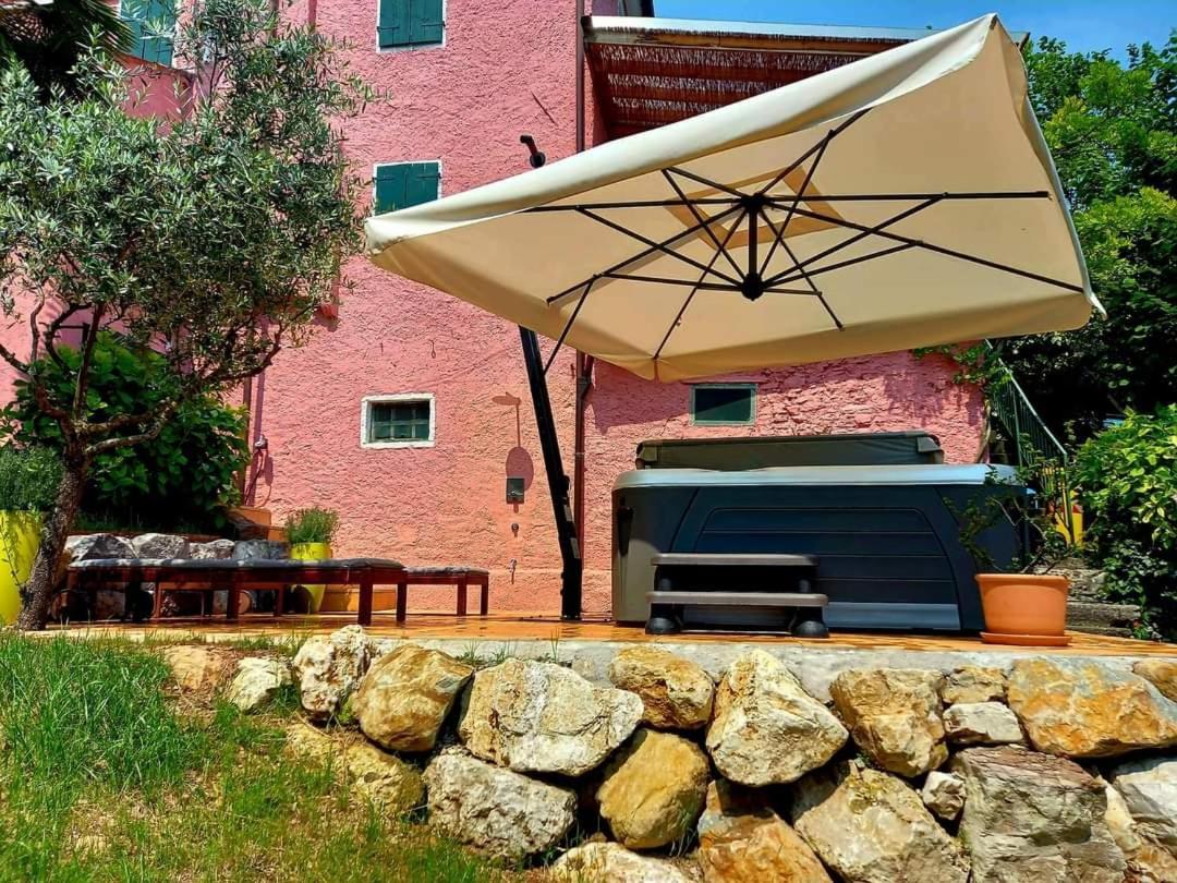La Casa Rosa Di Segusino With Spa Jacuzzi In Garden Sequsino Екстер'єр фото